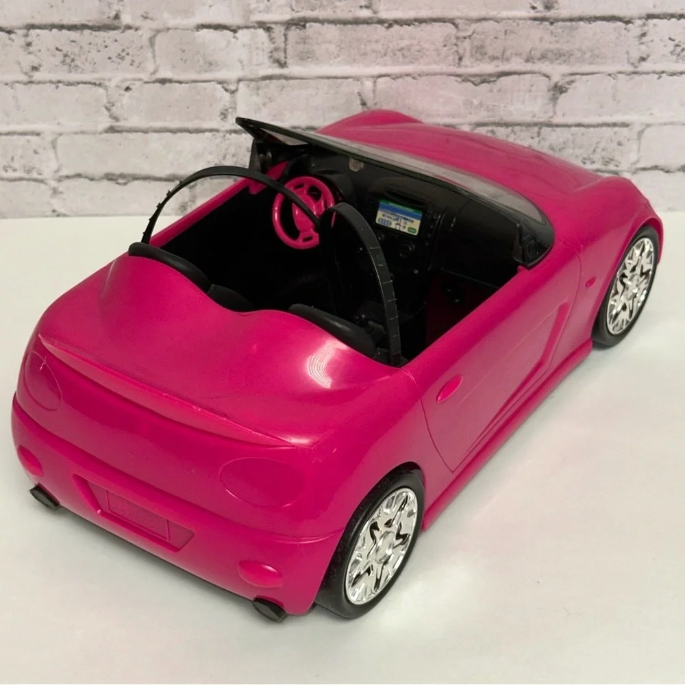 Barbie Car 2009 Mattel Glam Pink Convertible Toy Two-Seater Adjustable Seat Belt